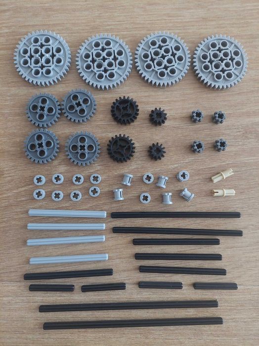 Set angrenaje (roti dintate, axe, lant etc.) compatibile Lego Technic.