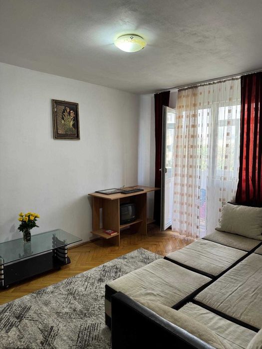 Închiriez apartament cu 2camere Iași Podul Ros 400euro