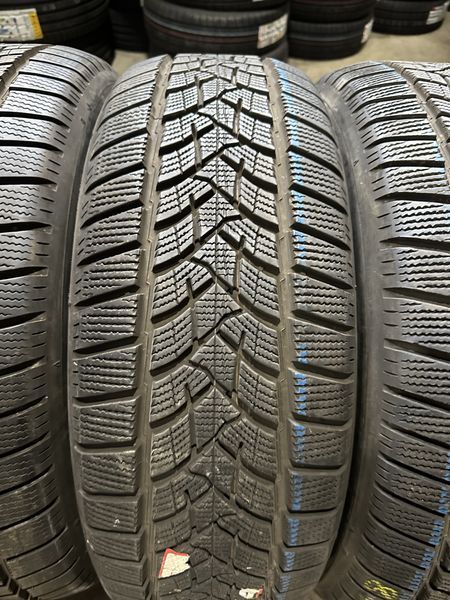 235/60/18 DUNLOP 4бр