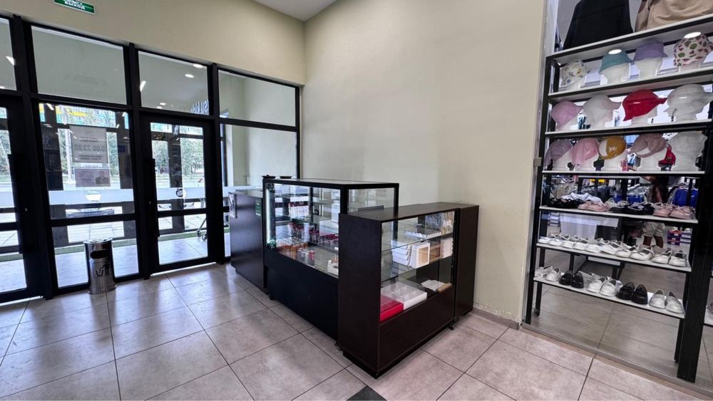 Кондитерский холодильник с мебклтю