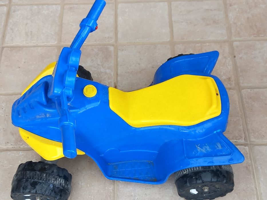 Mașinuța electrica