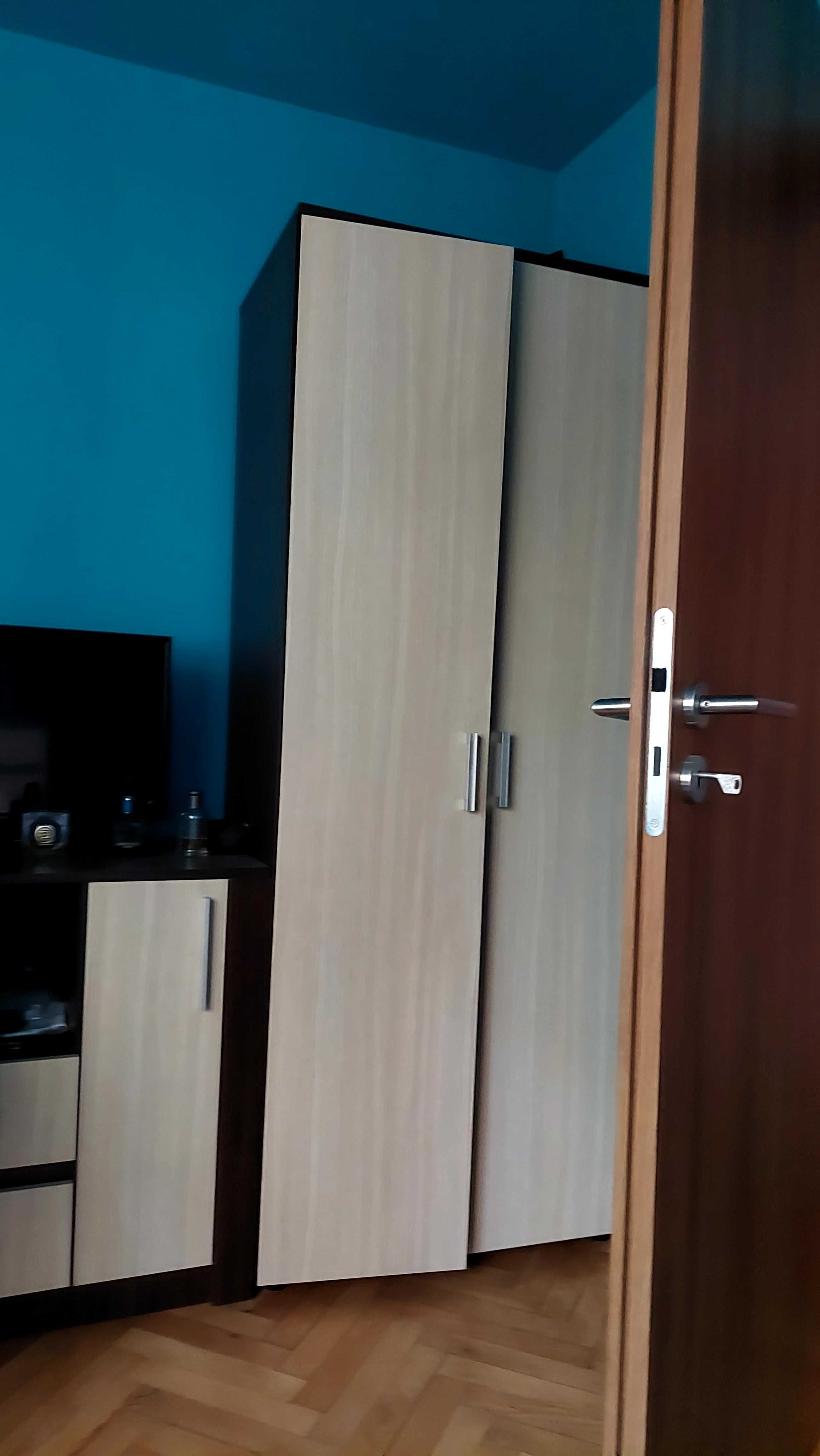 Chirie apartament 3 camere etaj 2 zona dambovita