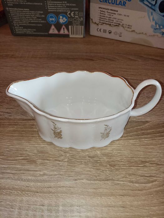 Sosieră din porțelan