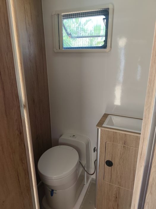 Каравана НОВА 4 метра кара се с Б категория