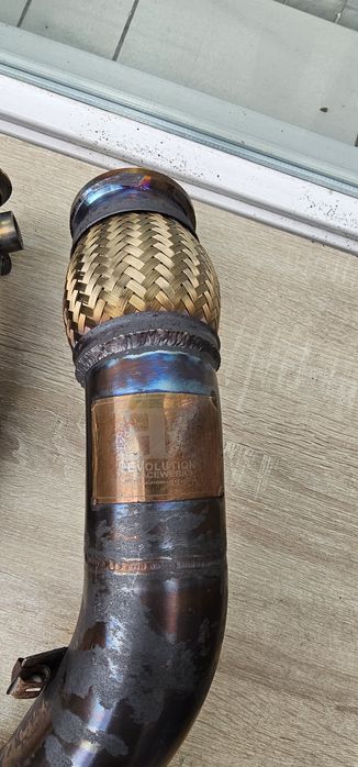 Vând downpipe  BMW  M5 F90  race !