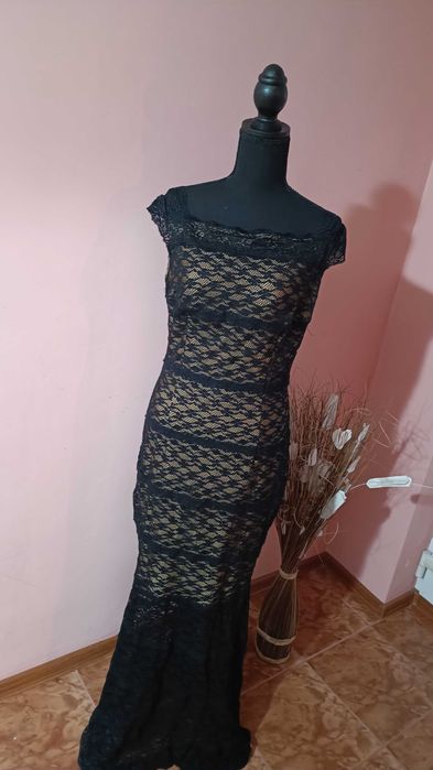 Rochie elegantă din dantelă neagră, lungă, tip sirenă