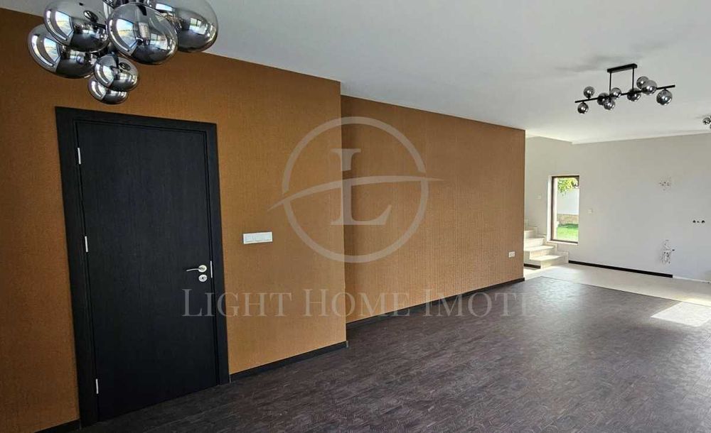 Реф. 3055 Двуетажна къща с. Белащица