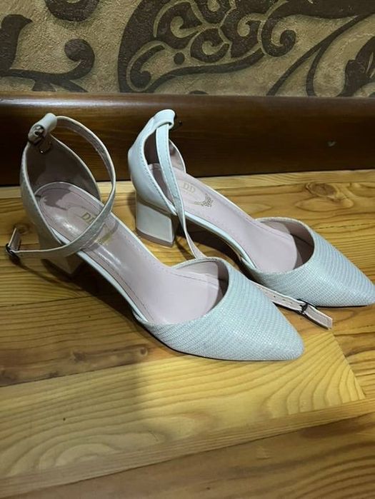 Sifatli toza oyoq kiyimlar