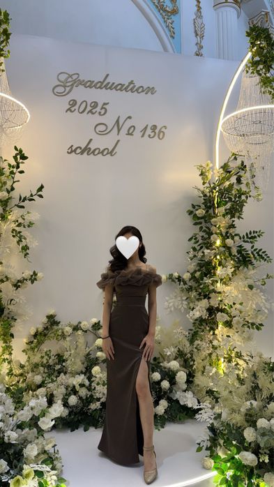 Атласная вечерное платье