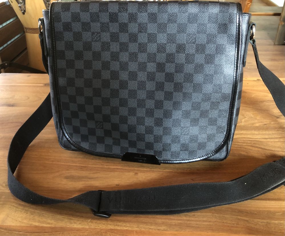 OCAZIE!! Geanta LOUIS VUITTON Messenger Laptop Damier Graphitte