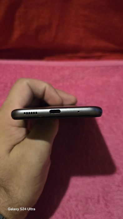 Продавам Motorola moto E 20