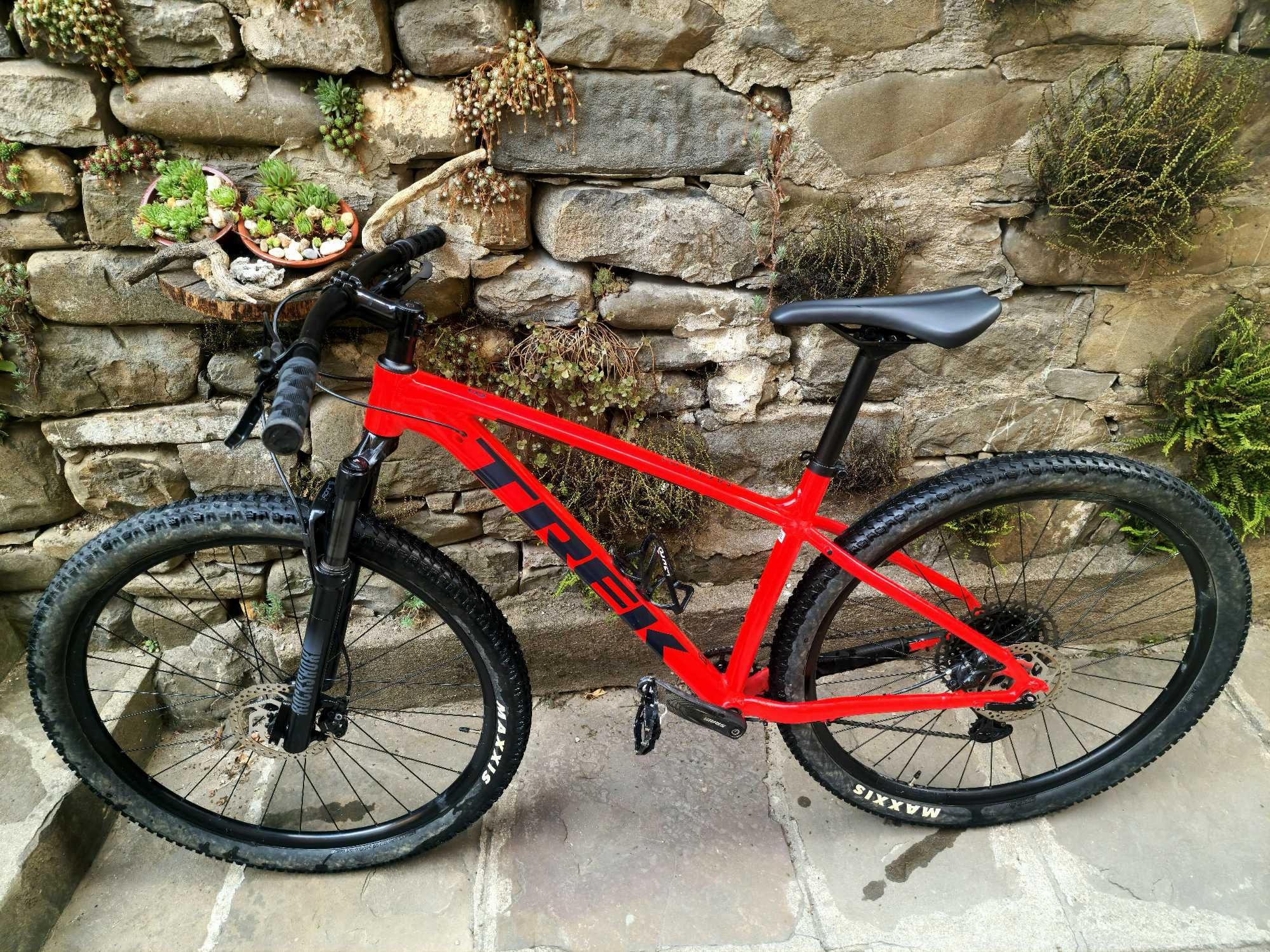 Trek marlin 8 radioactive red, ML