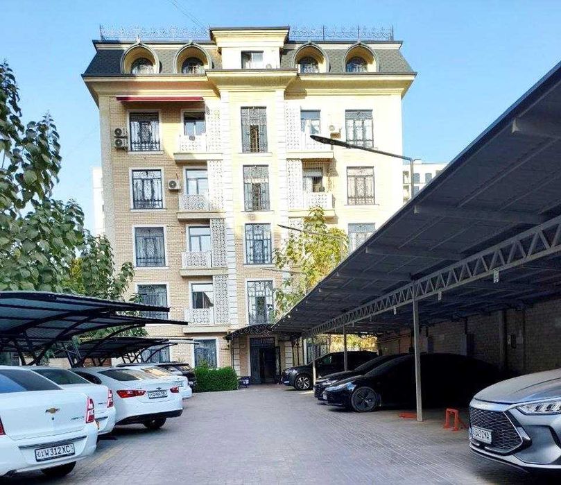 Продаётся квартира в районе Яккасарай 2/2/5