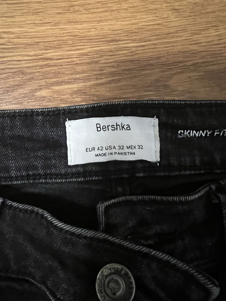 Джинсы мужские Bershka