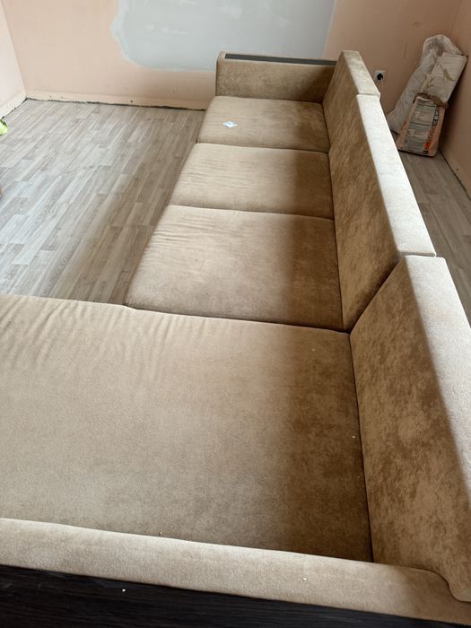 Угловой диван в отличном состоянии