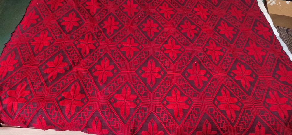 Червен чисто нов плат