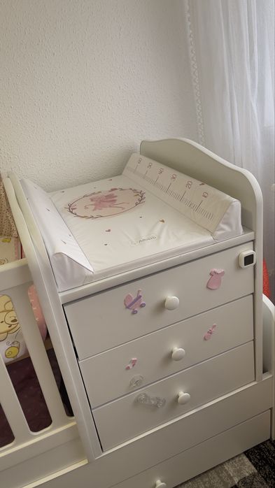 Patut cu masa de înfășat