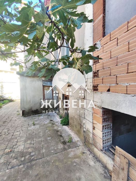 Продава къща в центъра на Варна, до Операта