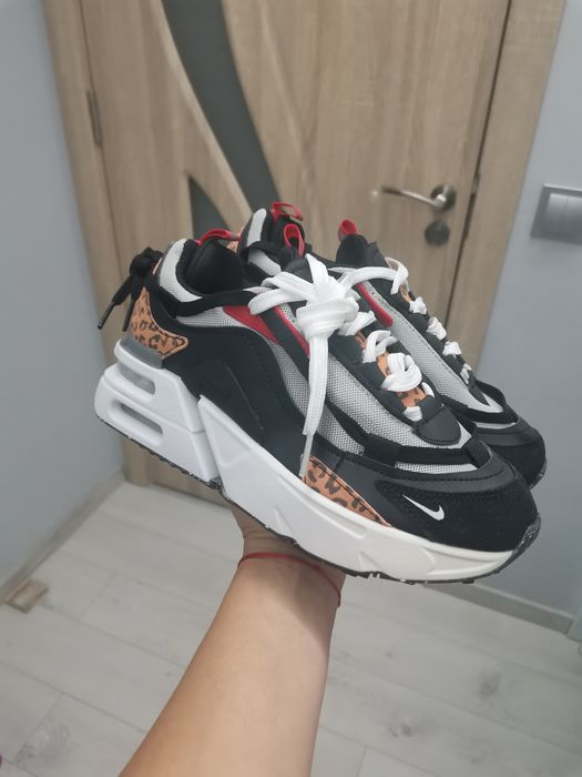 Оригинални дамски маратонки NIKE W AIR MAX FURYOSA
