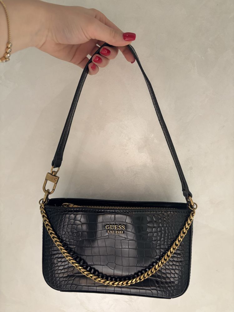Чанта “Guess”.