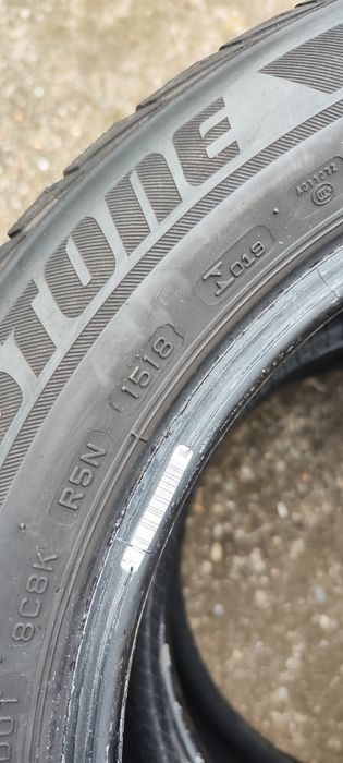 Vând 4 cauciucuri Bridgestone 205 55 R16
