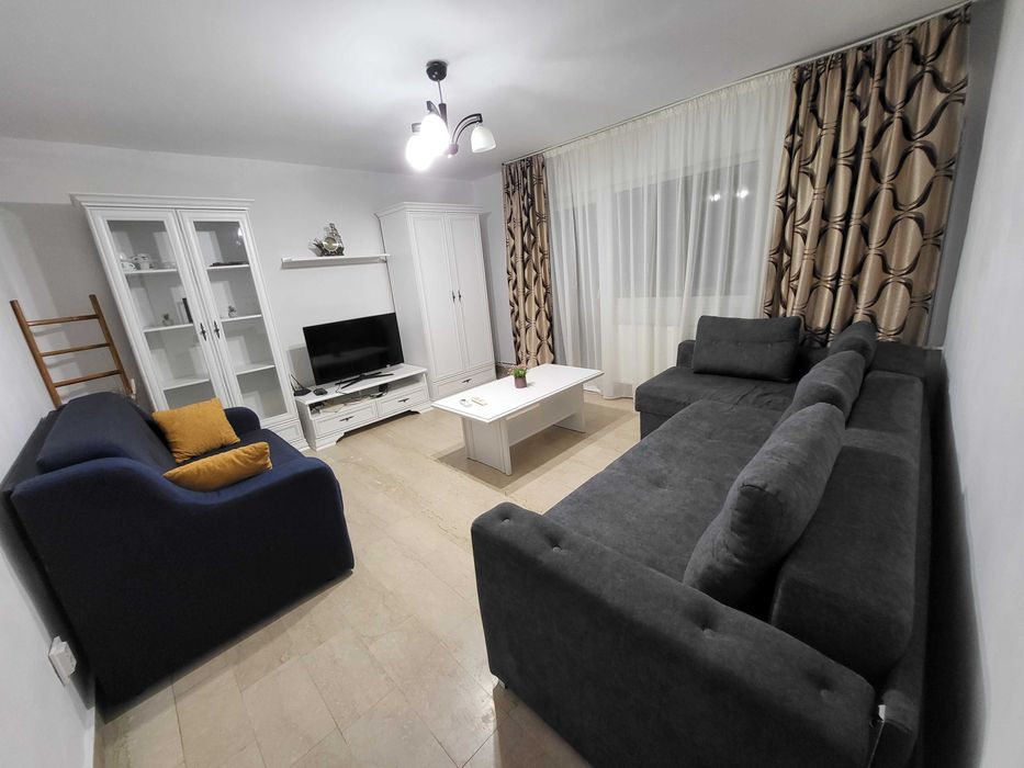 Inchiriez apartament 3 camere decomandat, renovat, zona Girocului