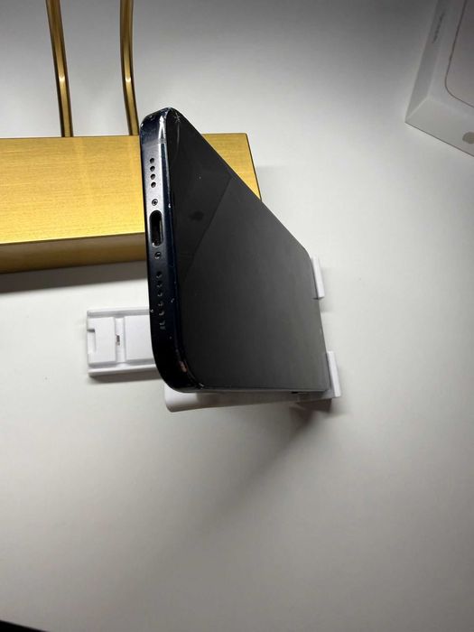 iPhone 15 Plus / 128 GB / 97%/ Cutie și Incărcător.