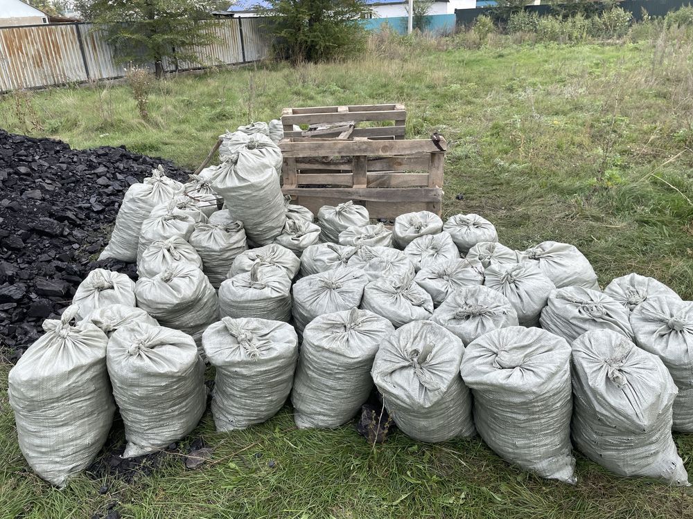 Продам уголь в мешках (Комыр)