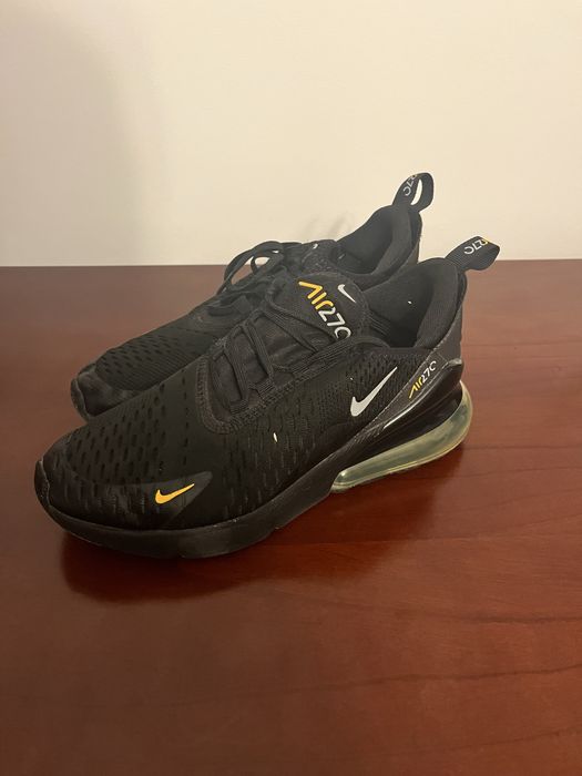 Adidasi nike Air 27C