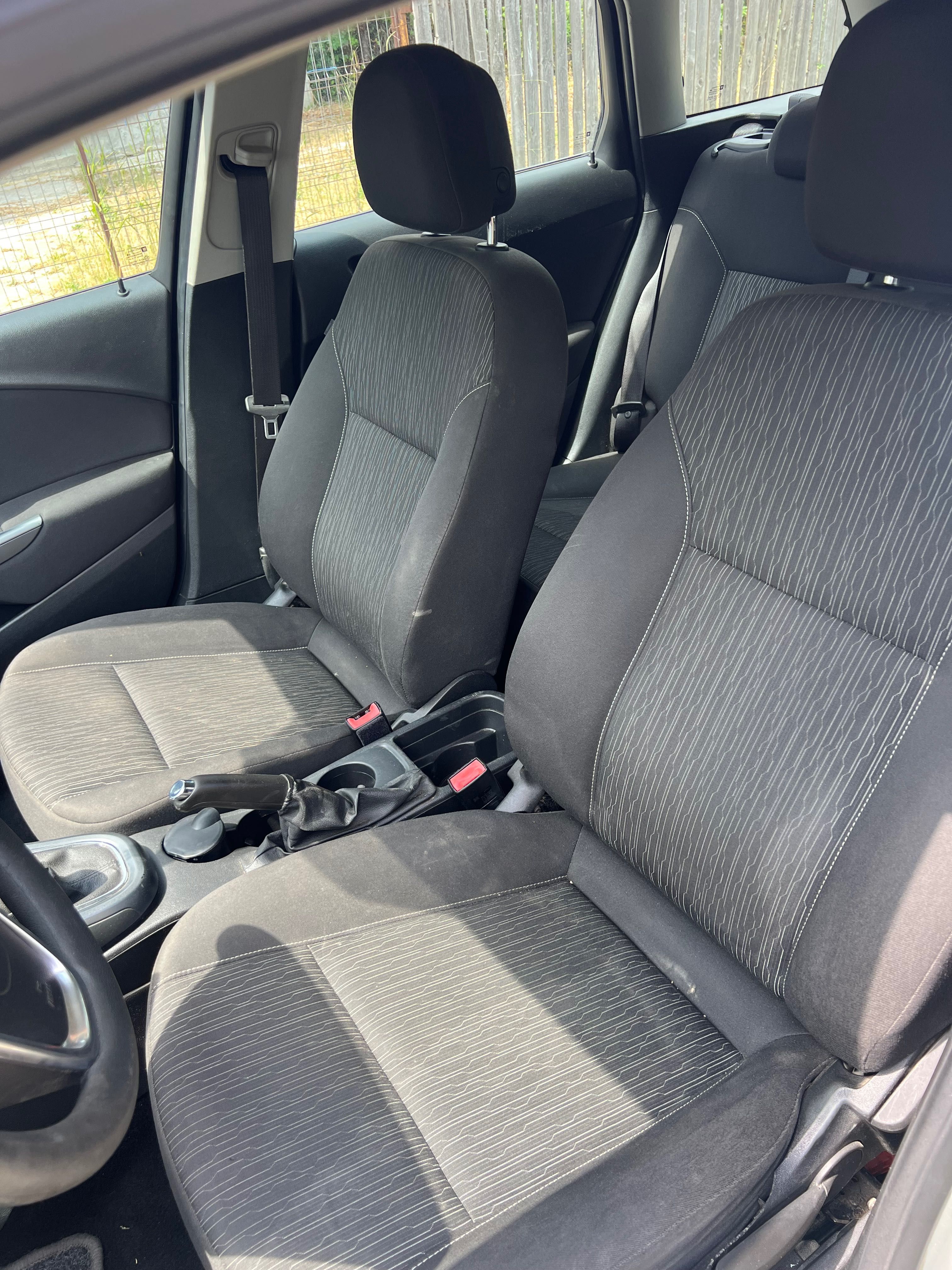 Vând Opel Astra J 2013