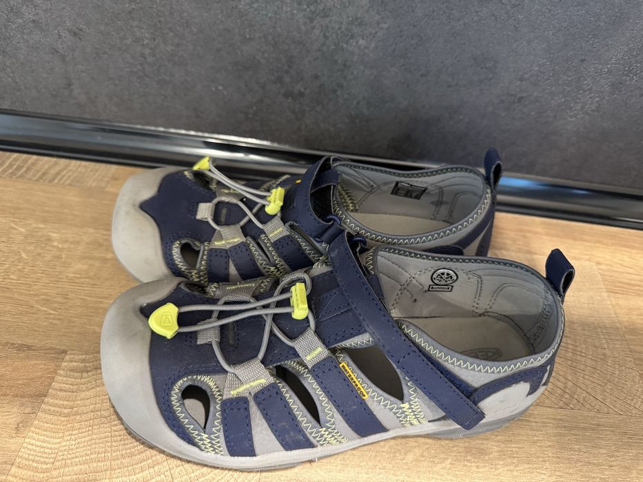 Детски сандали Keen, новер 37