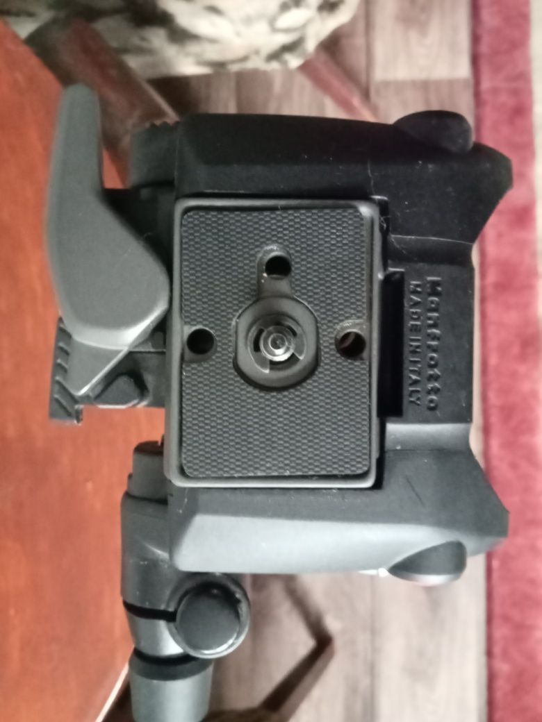 Monopied video fluid dedicat Mirrorless Manfrotto MVMXPROA42W