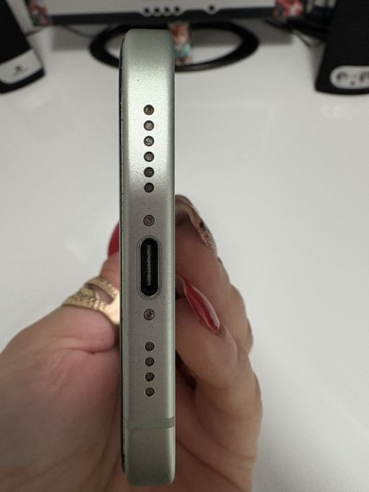 Iphone 15 Plus ca și nou.