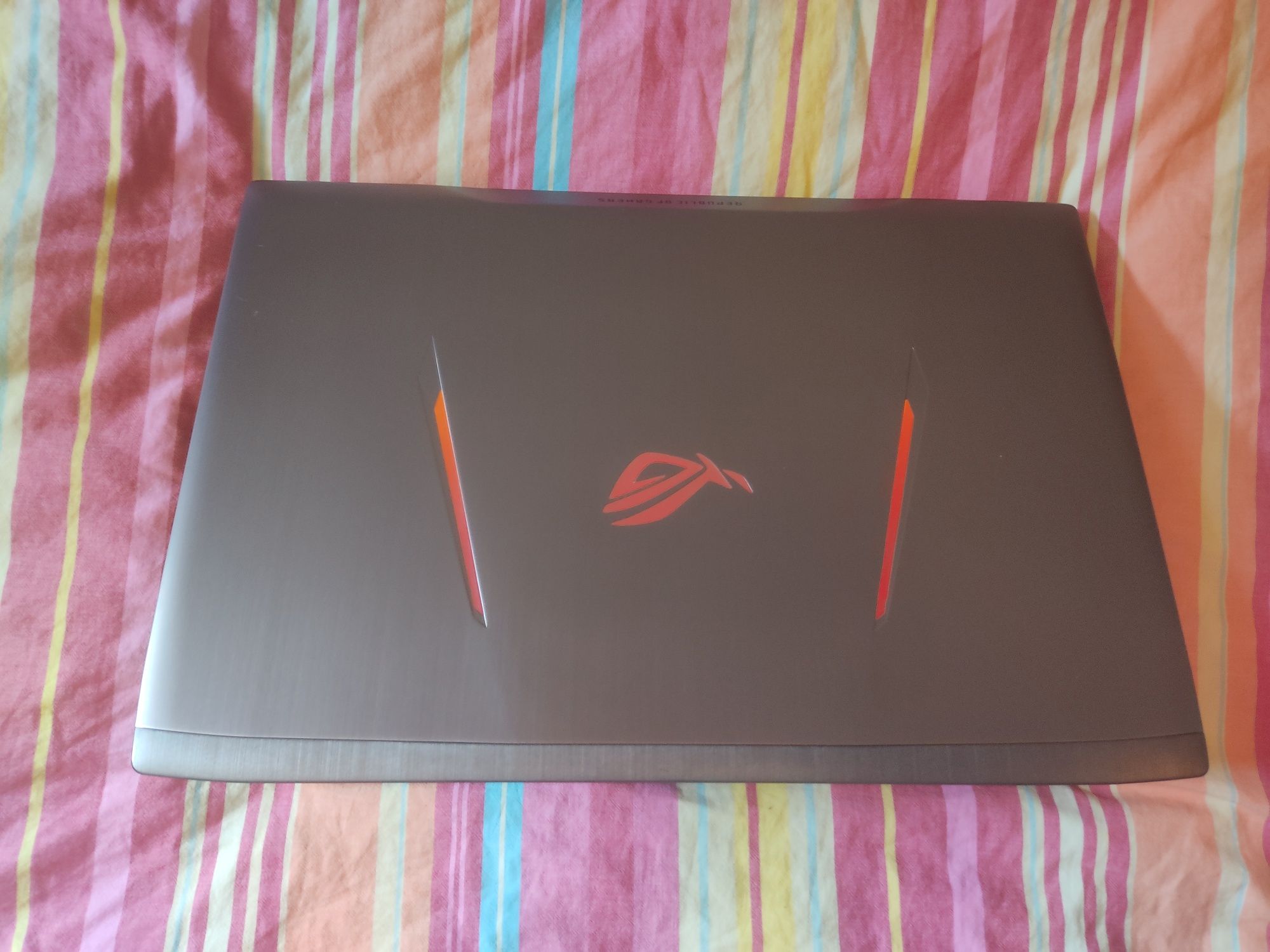 Vând laptop gaming Asus i7 gen 7, gtx 1060 6gb