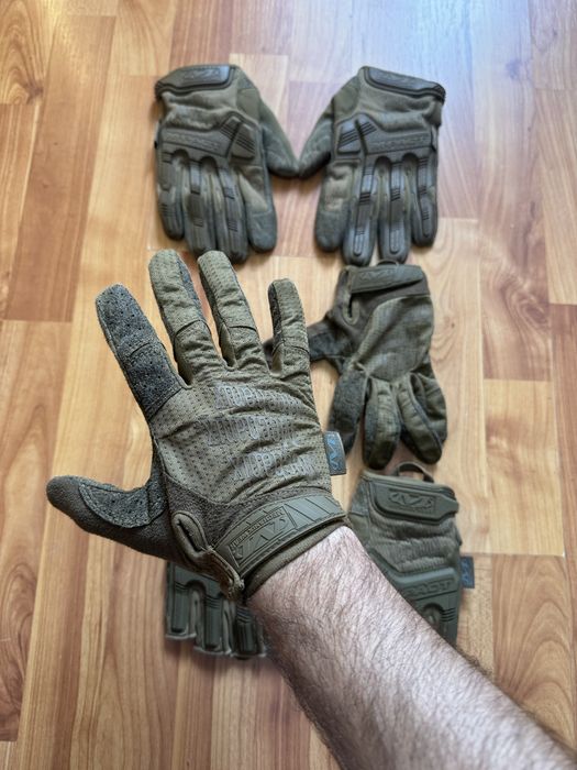 Manusi Tactice Noi Si Second Hand