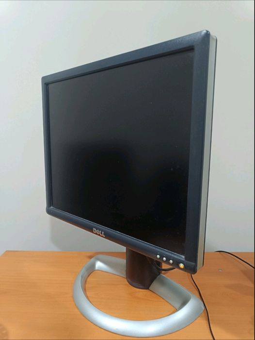 Продавам Монитор DELL