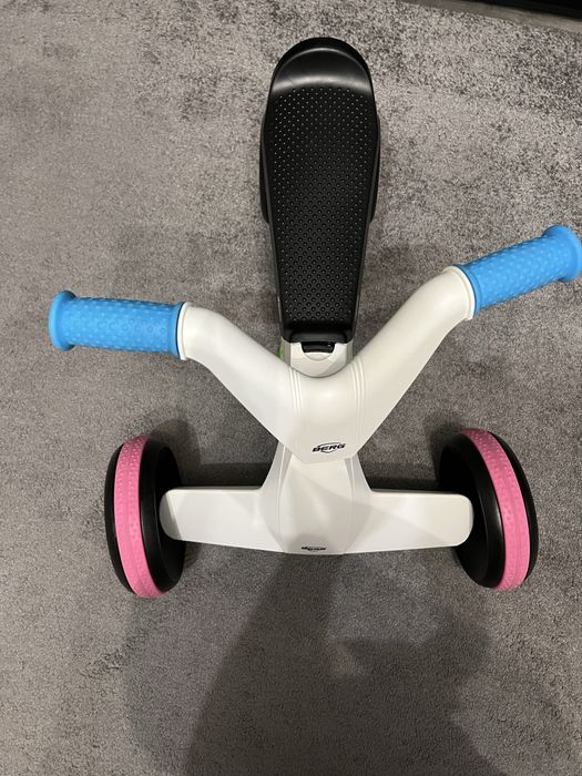 Tricicleta Kart GO T - potrivit pentru intervalul de varsta 10-30 luni