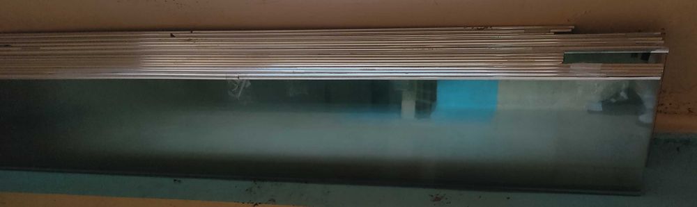 Продам стеклянные полки (толщина стекла 5 мм) б/у