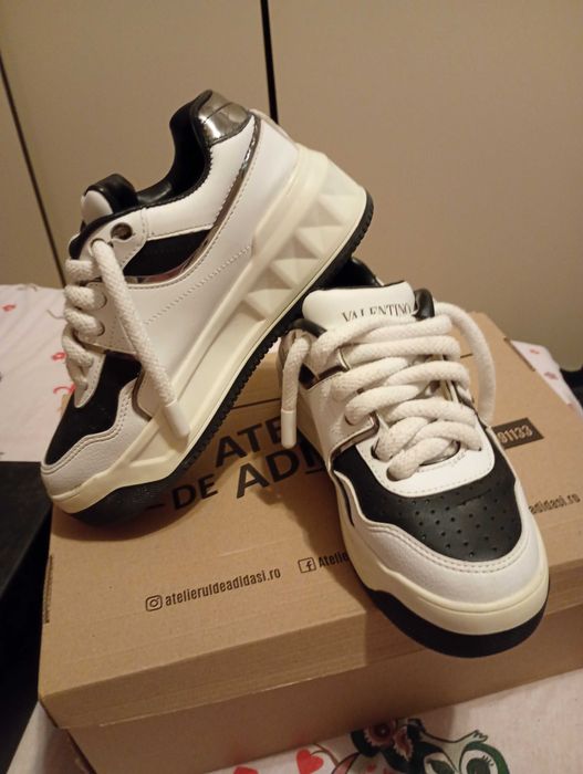 Adidași superbi nr.34