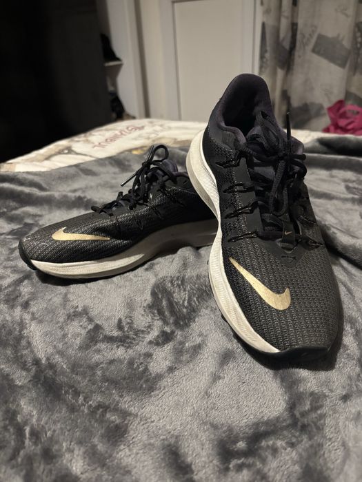 Nike маратонки 38 номер