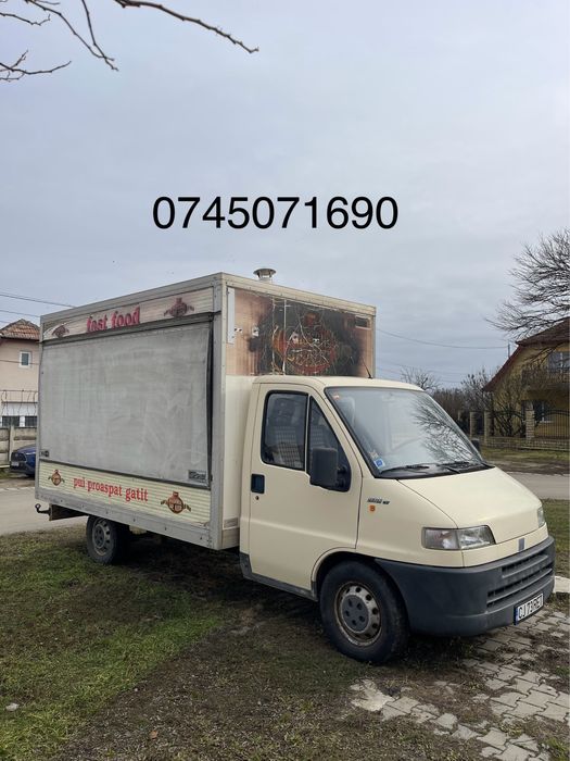 Food truck de vanzare