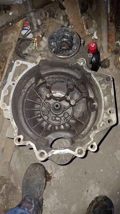 Продам кпп на гольф двигатель АЕЕ 1.6