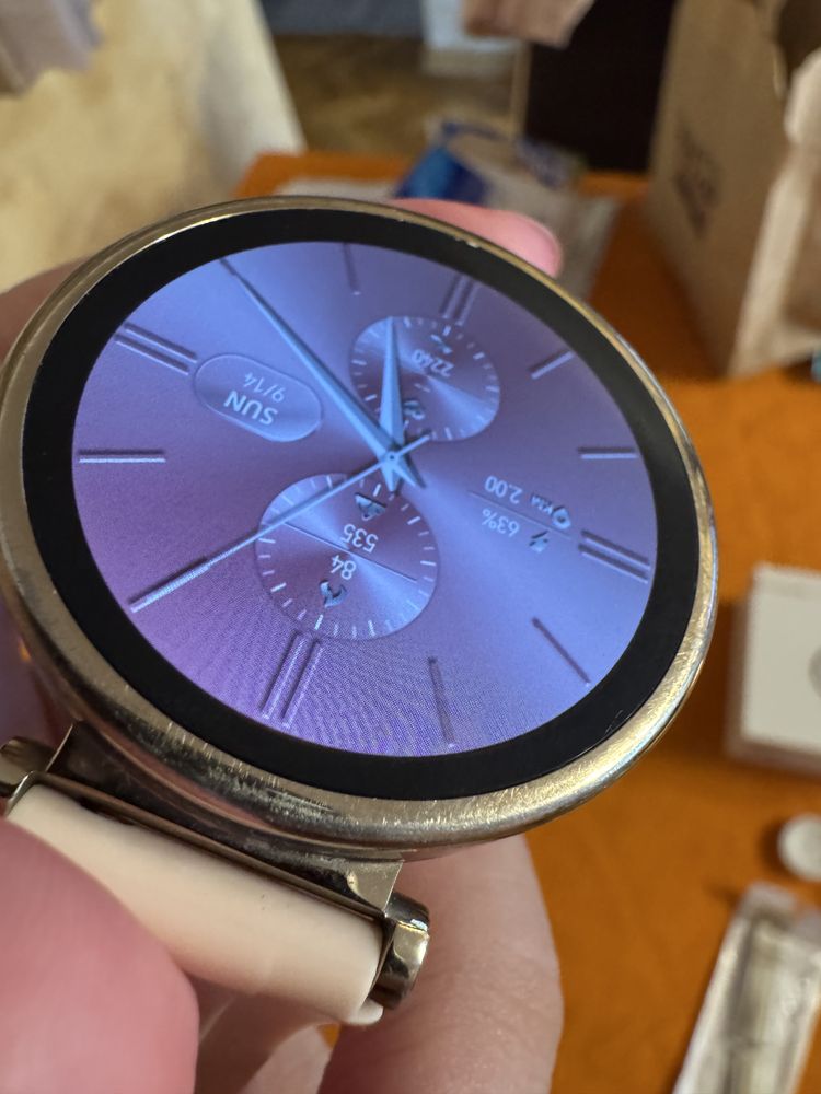 Huawei Watch GT4 41mm + 2 силиконови каишки гаранция до ноември 2025
