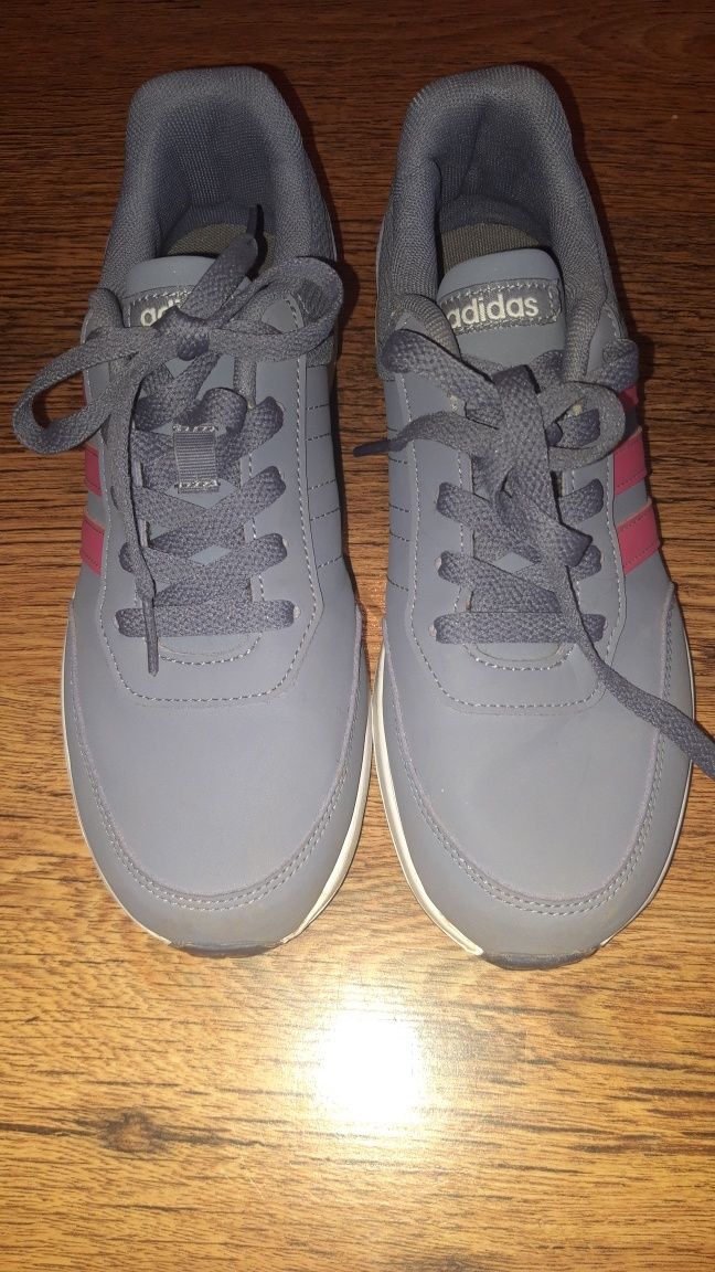 Маратонки Adidas 37 номер