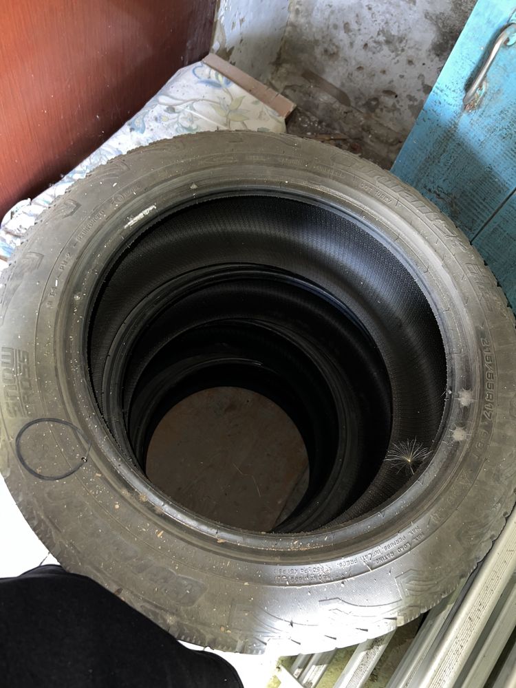 Шины 215/55R17 4шт