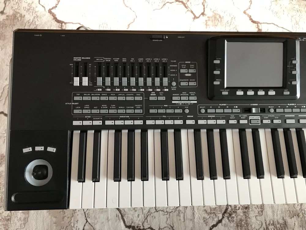 Продавам KORG PA3x