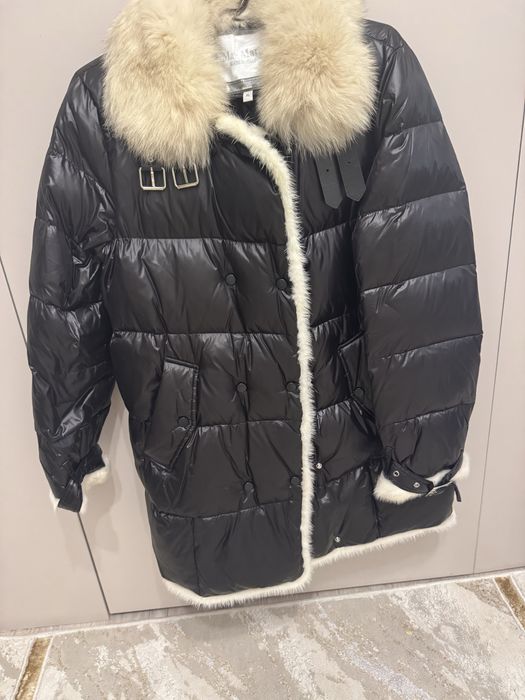 Продам куртку. Maxmara размер XL.