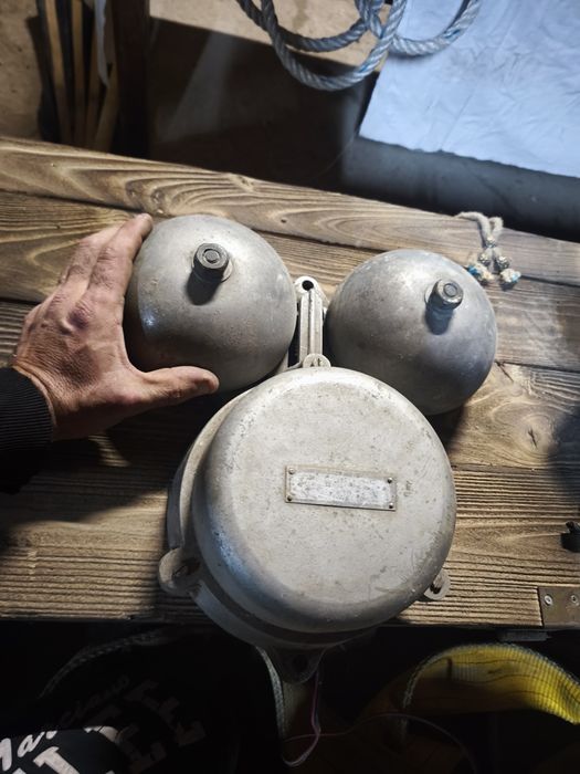 Звънец с огромни размери