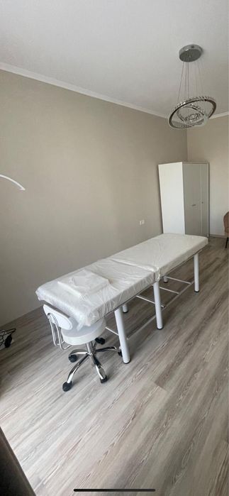 Pat cosmetica (extensii gene)+scaun cosmetica cu spatar alb
