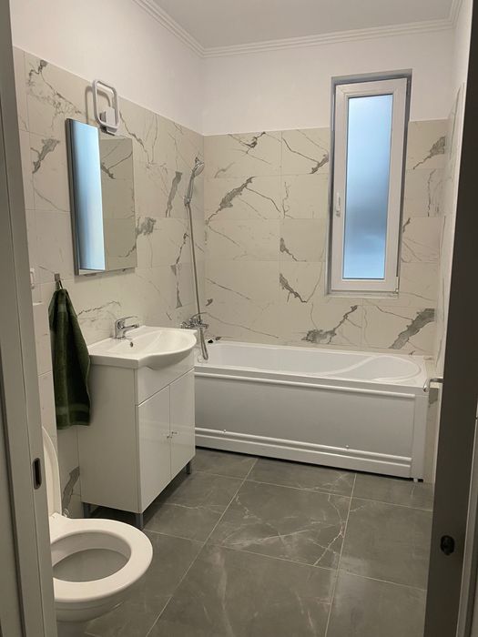 Ofer spre inchiriere apartament cu o camera